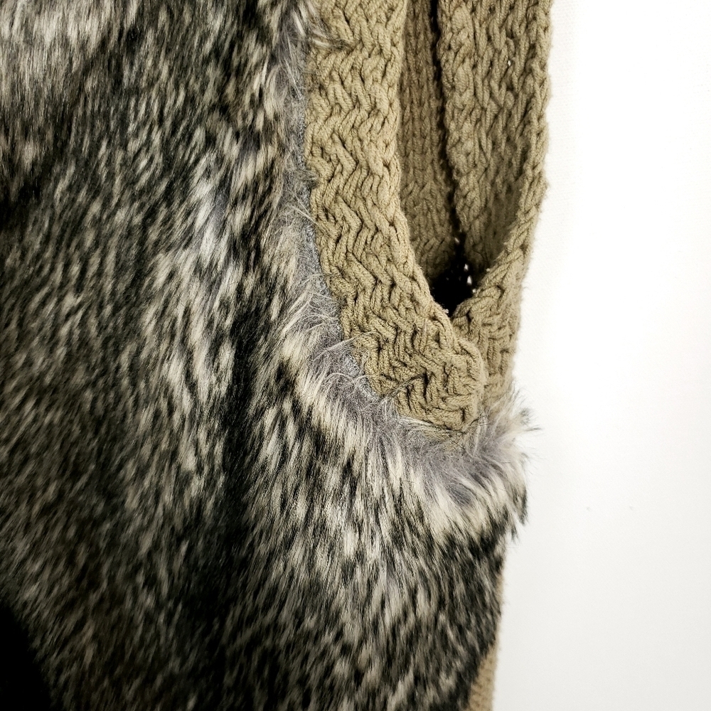 Ann Taylor Factory open front faux fur knit vest M - Picture 9 of 9